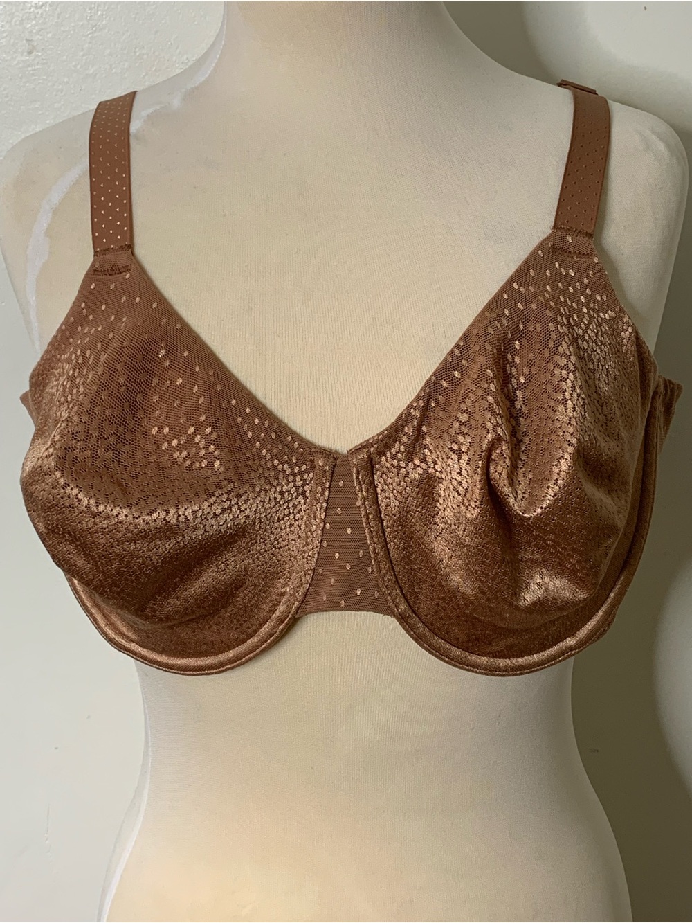 WACOAL Back Appeal Smoothing Underwire Bra in Burlwood 42D non padded 855303